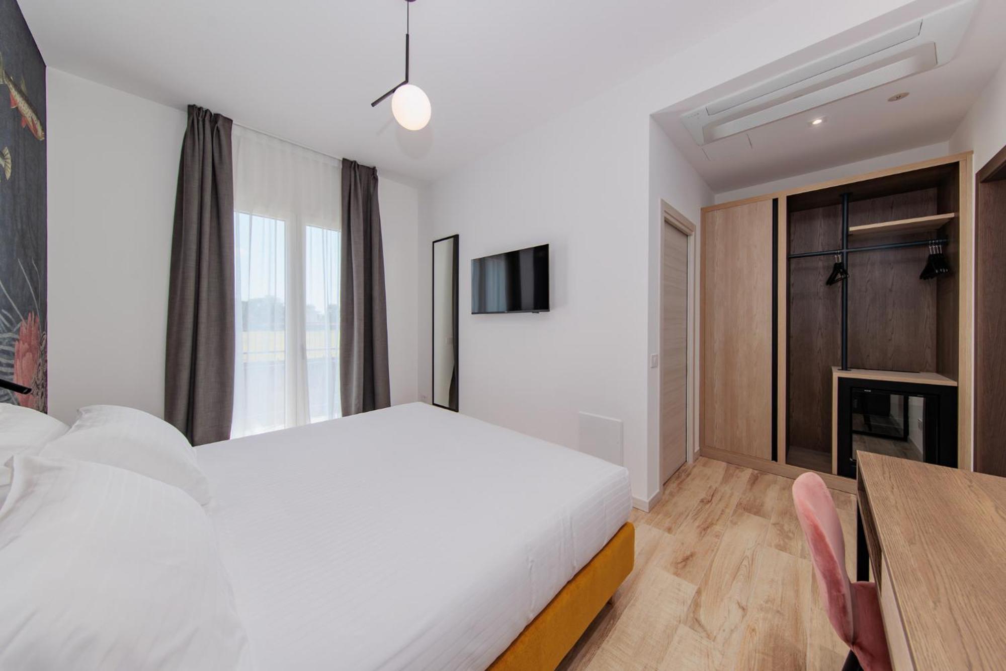 Ophelia Hotel Cazzago San Martino Exterior foto
