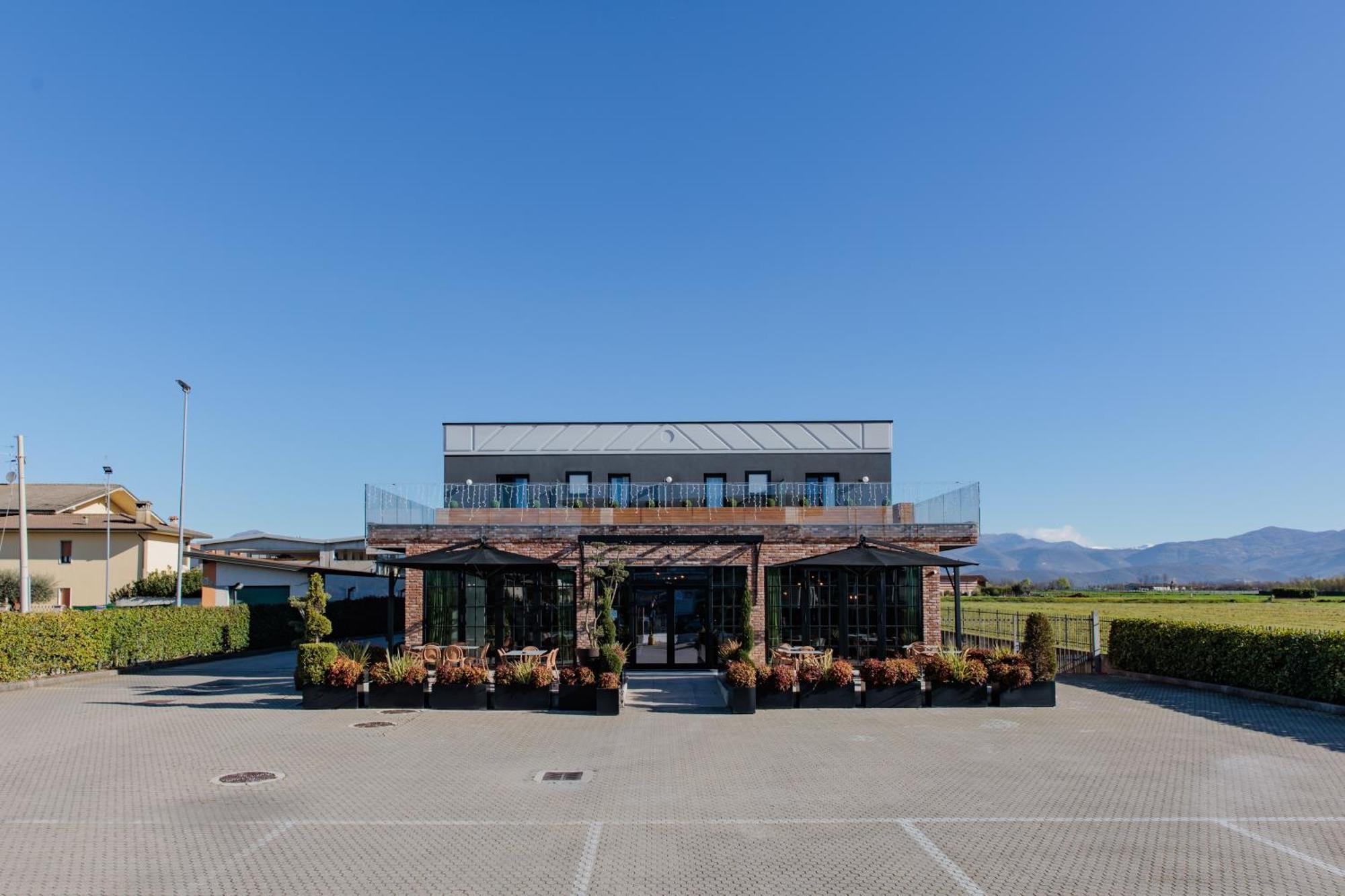 Ophelia Hotel Cazzago San Martino Exterior foto